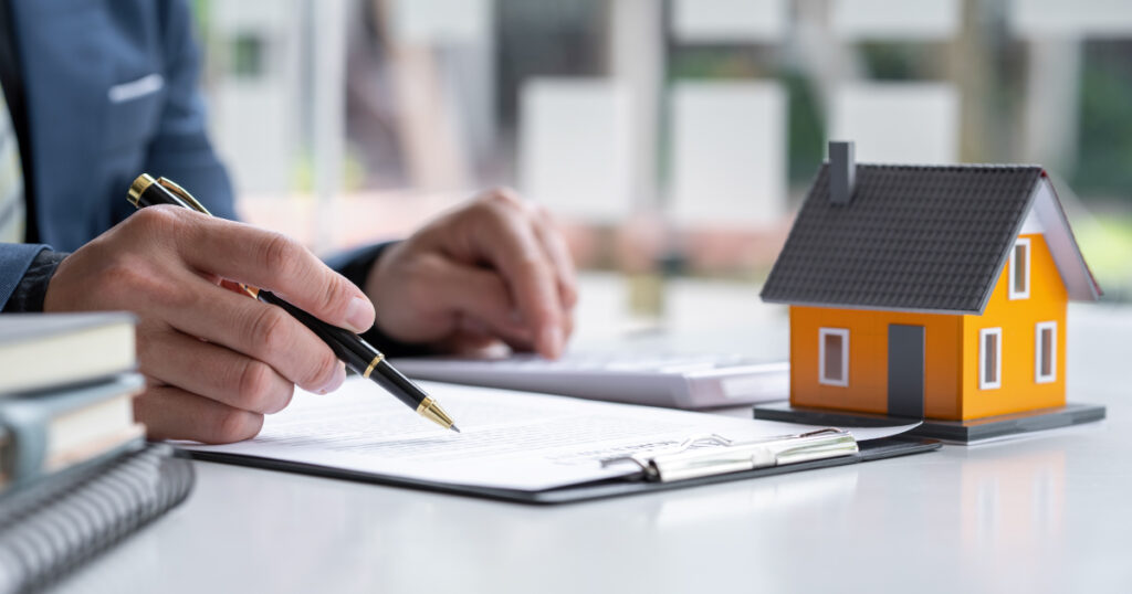 Si estás pensando en comprar o vender una casa en Puebla, es probable que en algún momento te enfrentes al proceso de evaluación de la propiedad.